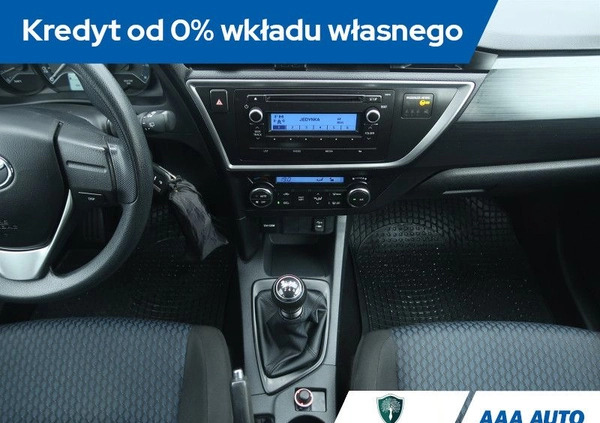 Toyota Auris cena 35000 przebieg: 119117, rok produkcji 2013 z Solec Kujawski małe 211